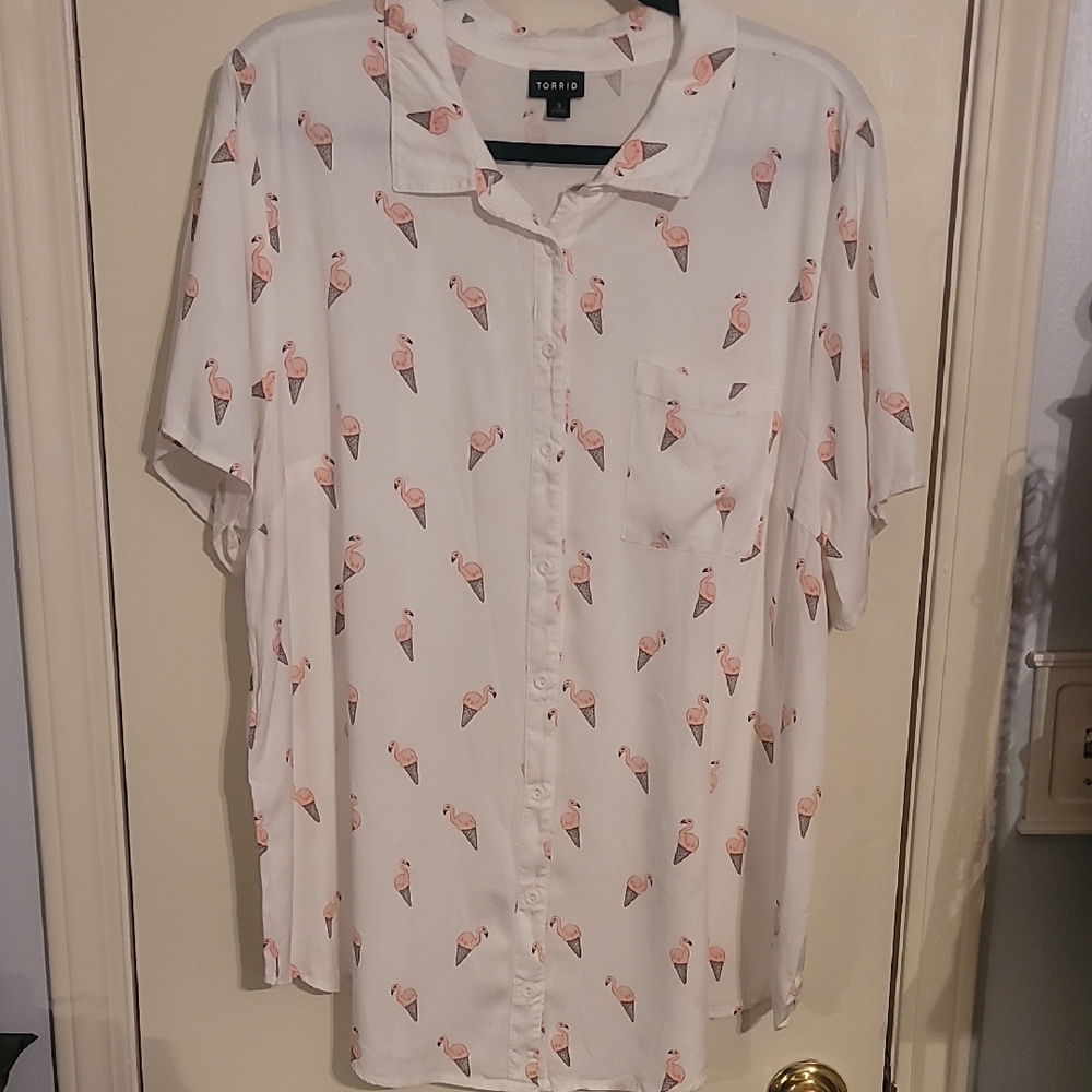 Torrid White Shirt with Pink Flamingo Ice Cream Design